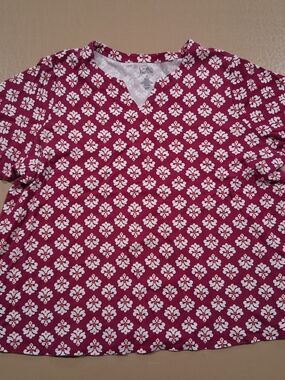 croft & barrow Pink and White Floral V-Neck Top